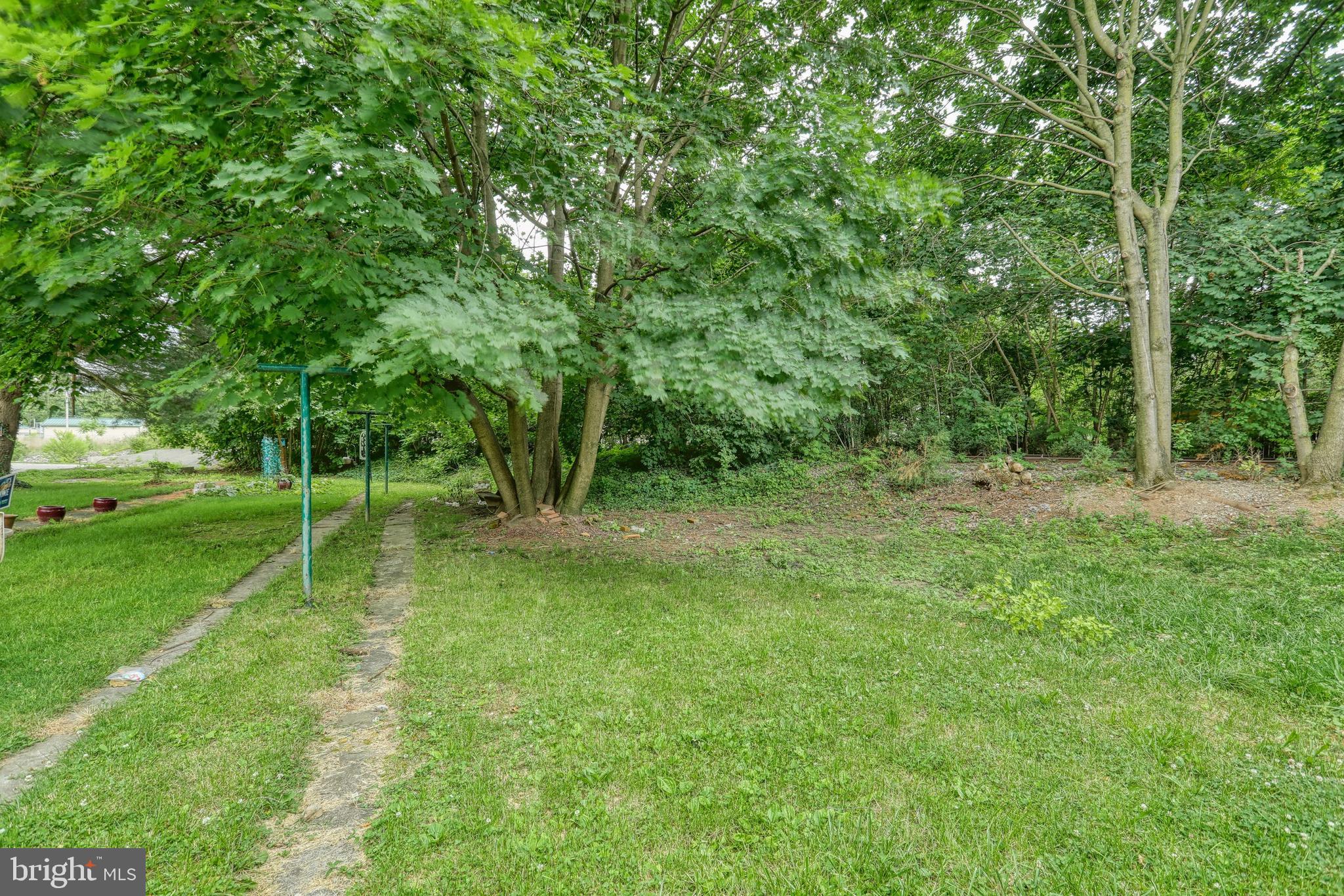 59 South East Street Spring Grove, PA 17362 - Photo 7 of 32