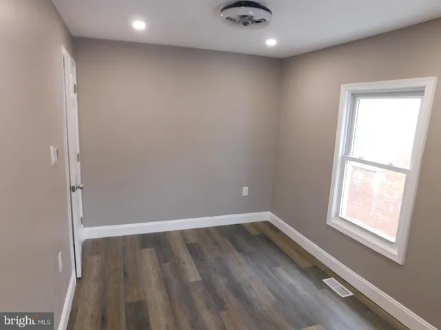 $379,999 | 108 East Oak Street, Millville, NJ 08332