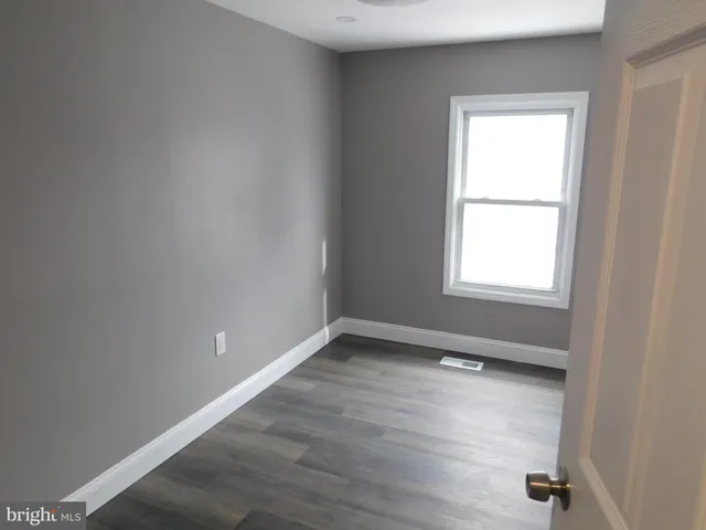 $379,999 | 108 East Oak Street, Millville, NJ 08332