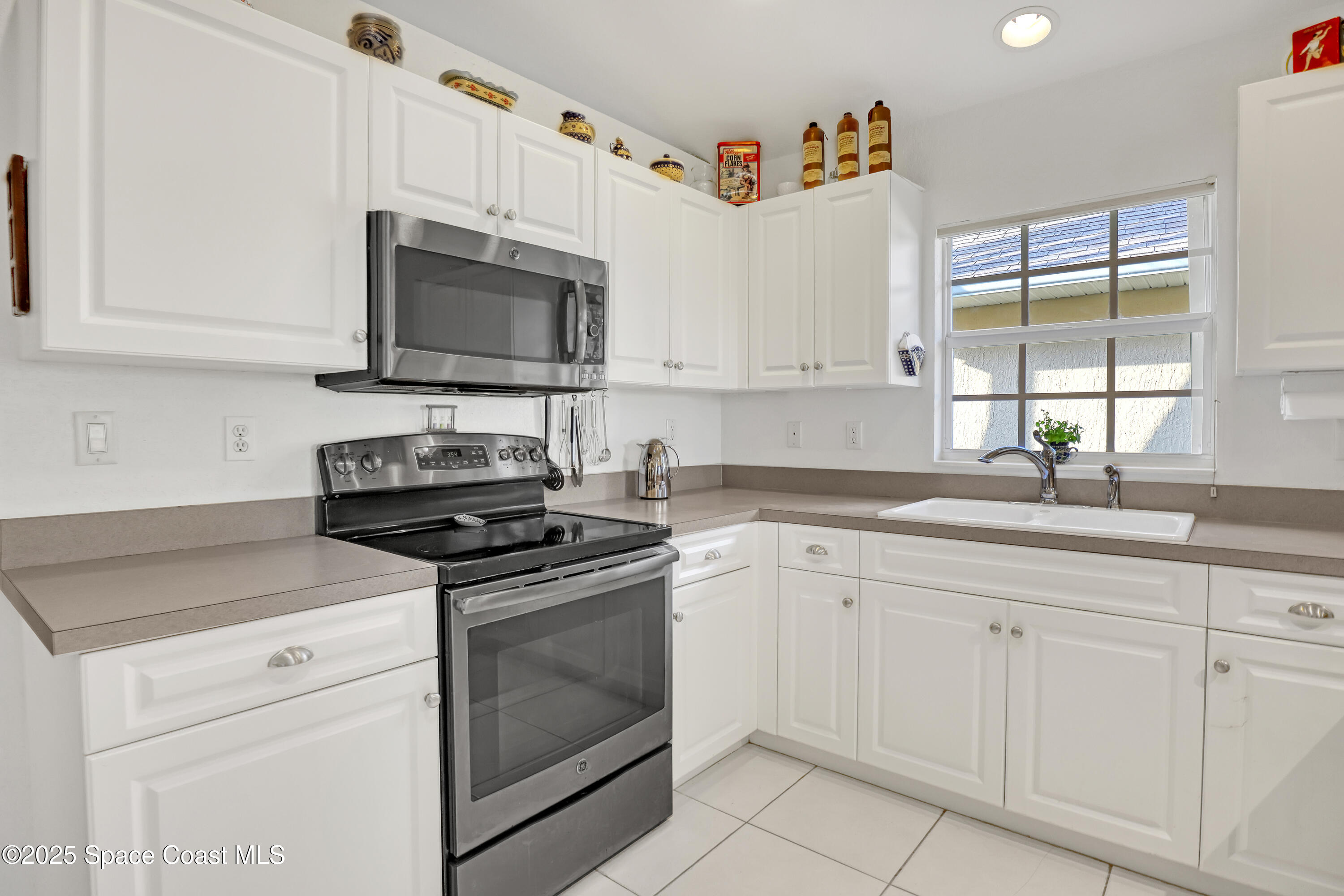 4271 Timothy Drive Merritt Island, FL 32953 - Photo 11 of 49 Cook Here!