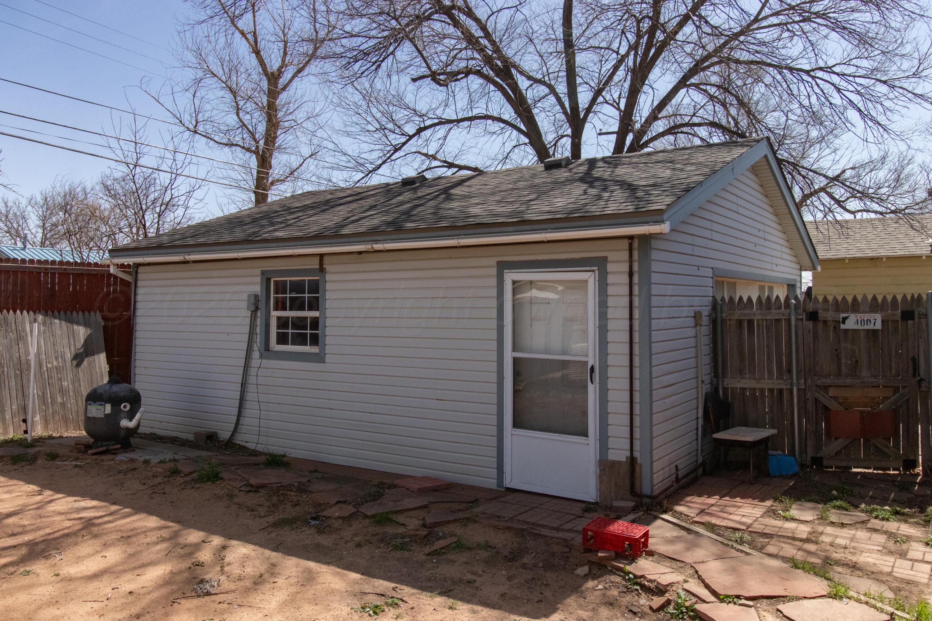 4007 Parker Street Amarillo, TX 79110 - Photo 4 of 32 007