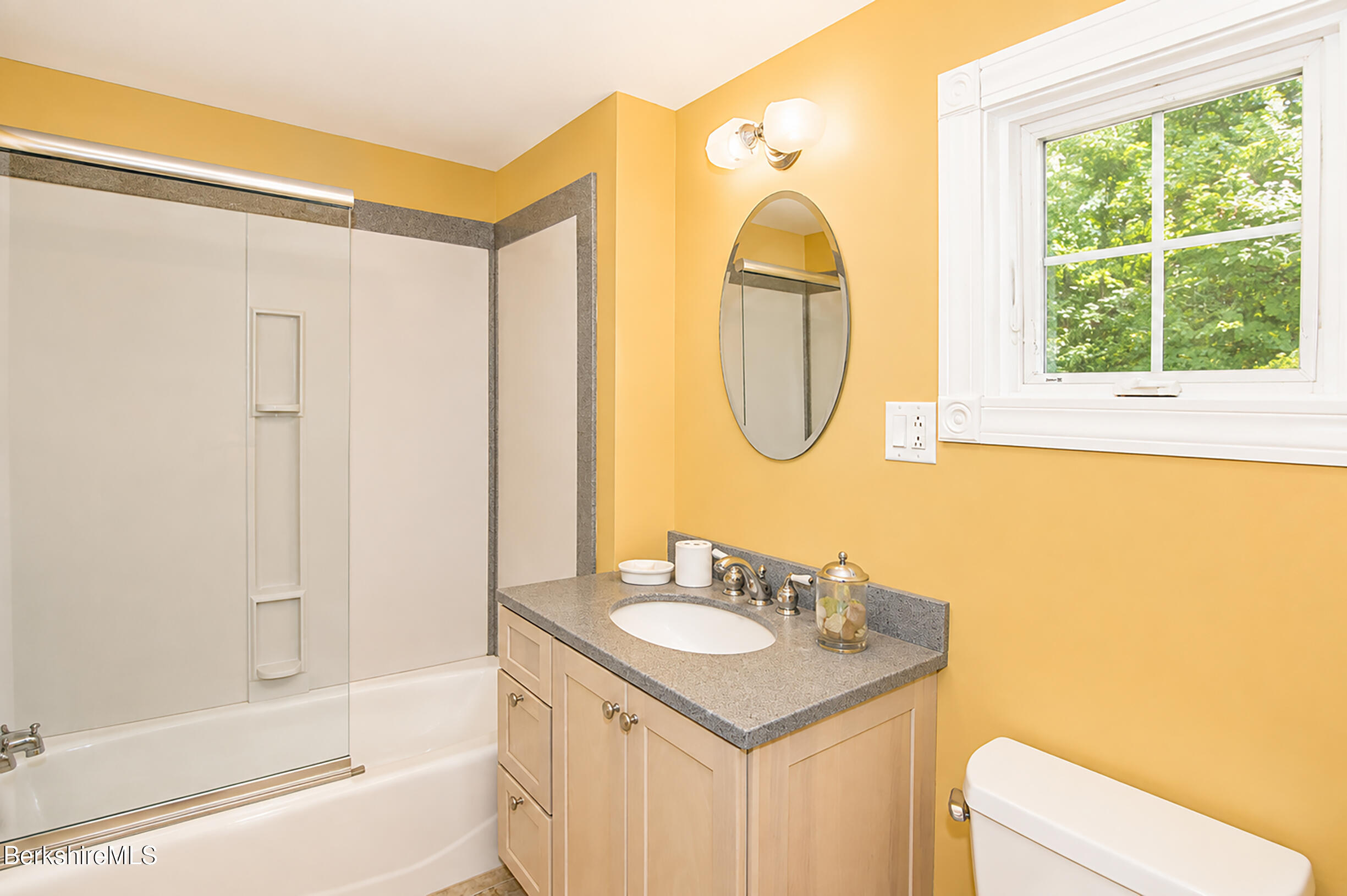 53 Main Street Stockbridge, MA 01262 - Photo 30 of 61 full bath en suite