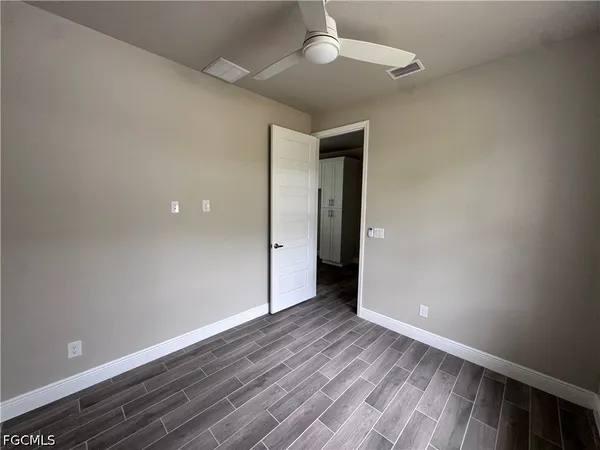 $2,400 | 915 Marconi Loop, LaBelle, FL 33935