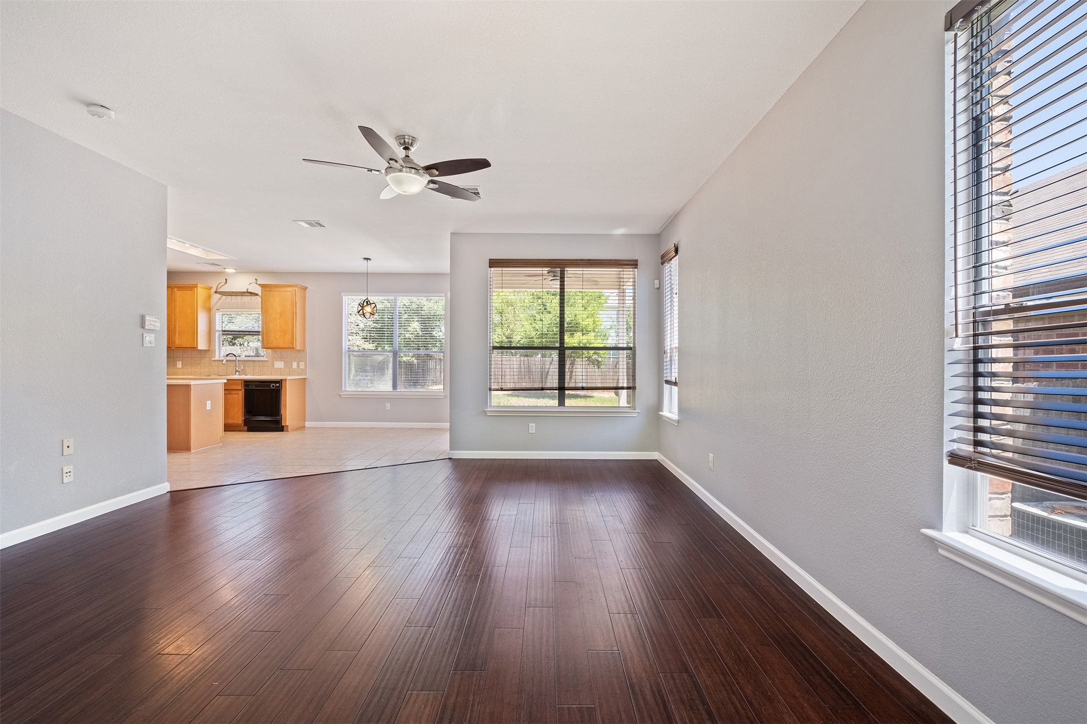 11100 Los Comancheros Road Austin, TX 78717 - Photo 4 of 25