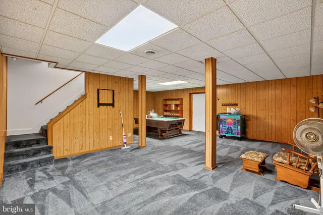a view of a livingroom with furniture