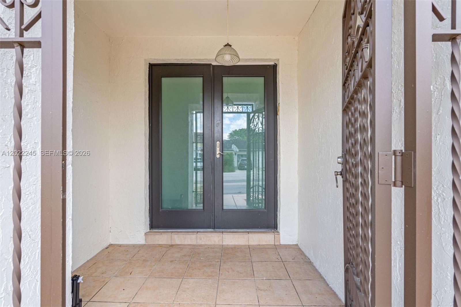 15530 Southwest 59th Street Miami, FL 33193 - Photo 4 of 58