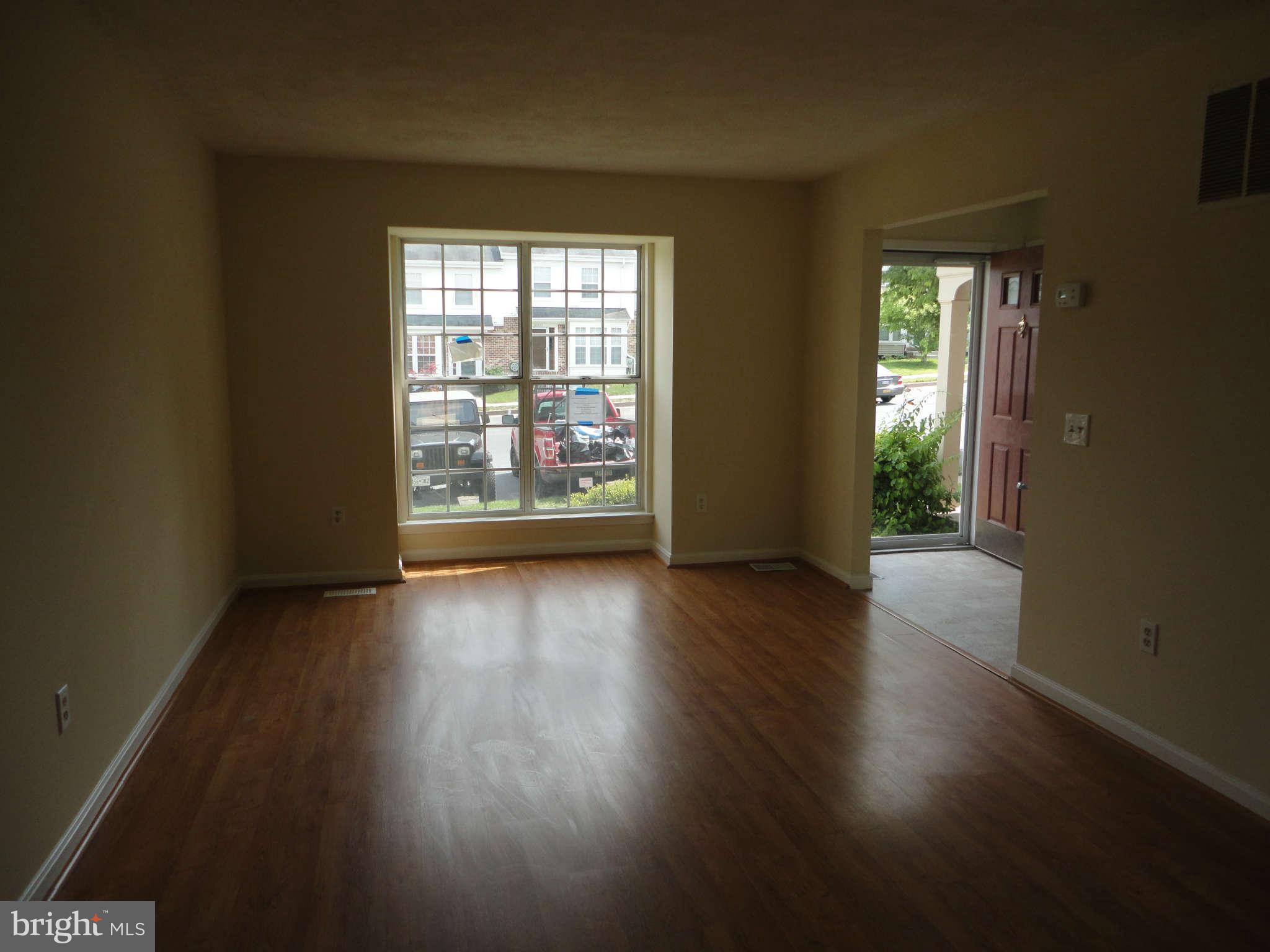 10950 Baskerville Road Reisterstown, MD 21136 - Photo 8 of 18 Living Room