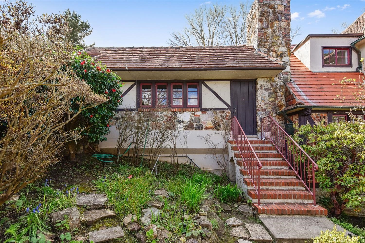 144 Belgrave Avenue San Francisco, CA 94117 - Photo 7 of 88