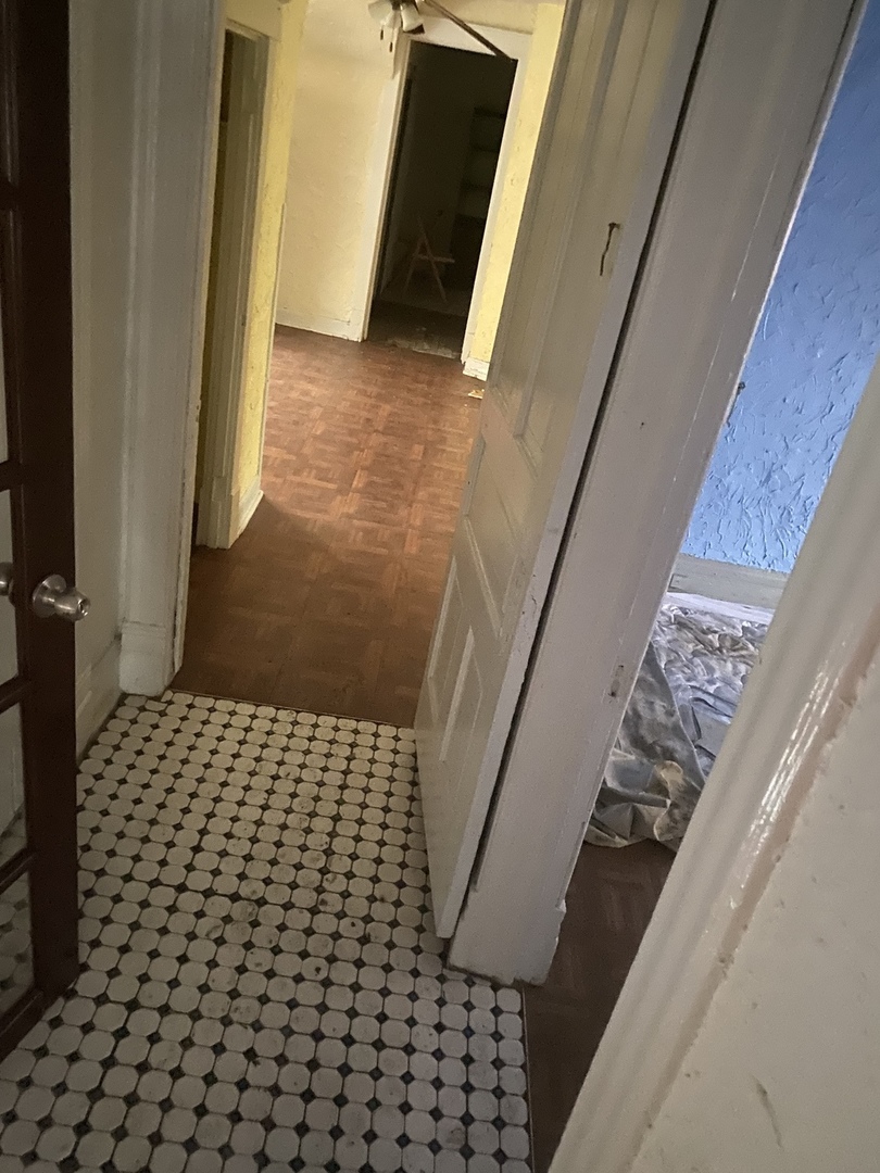 8153 South Exchange Avenue Chicago, IL 60617 - Photo 5 of 8