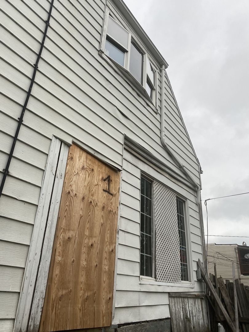 8153 South Exchange Avenue Chicago, IL 60617 - Photo 7 of 8