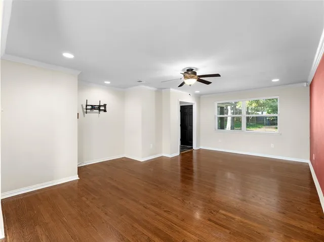 $369,500 | 2342 Fenestra Drive, Dallas, TX 75228