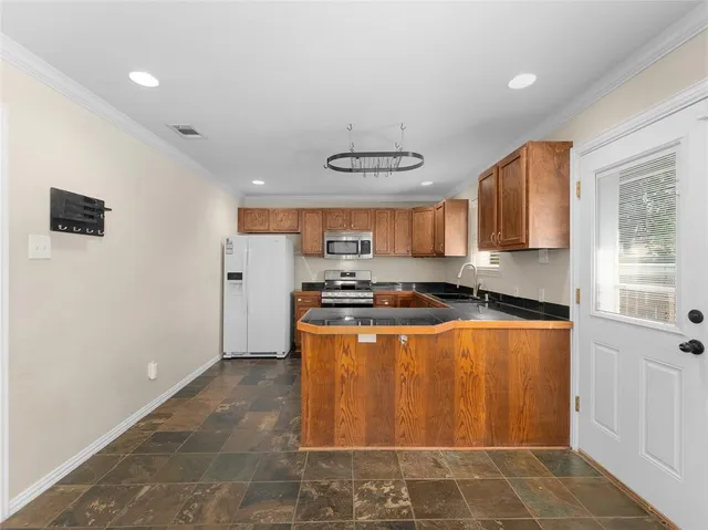 $369,500 | 2342 Fenestra Drive, Dallas, TX 75228