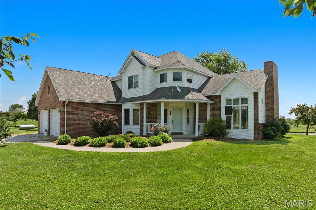 14898 Old Trenton Road Trenton, IL 62293 - Photo 2 of 30