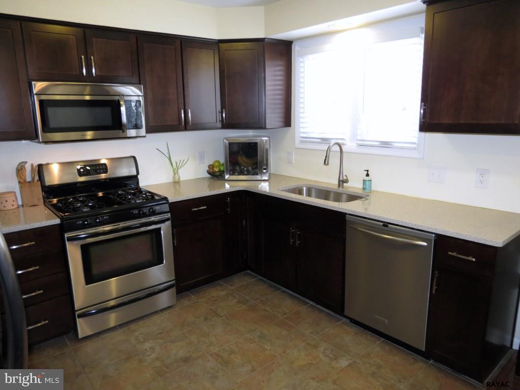 270 Greenleaf Road York, PA 17406 - Photo 11 of 36 Gallery Image 11