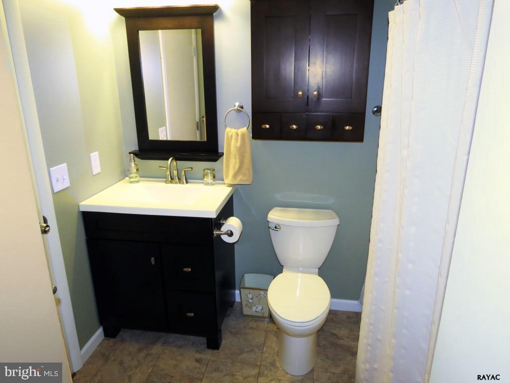 270 Greenleaf Road York, PA 17406 - Photo 16 of 36 Gallery Image 16
