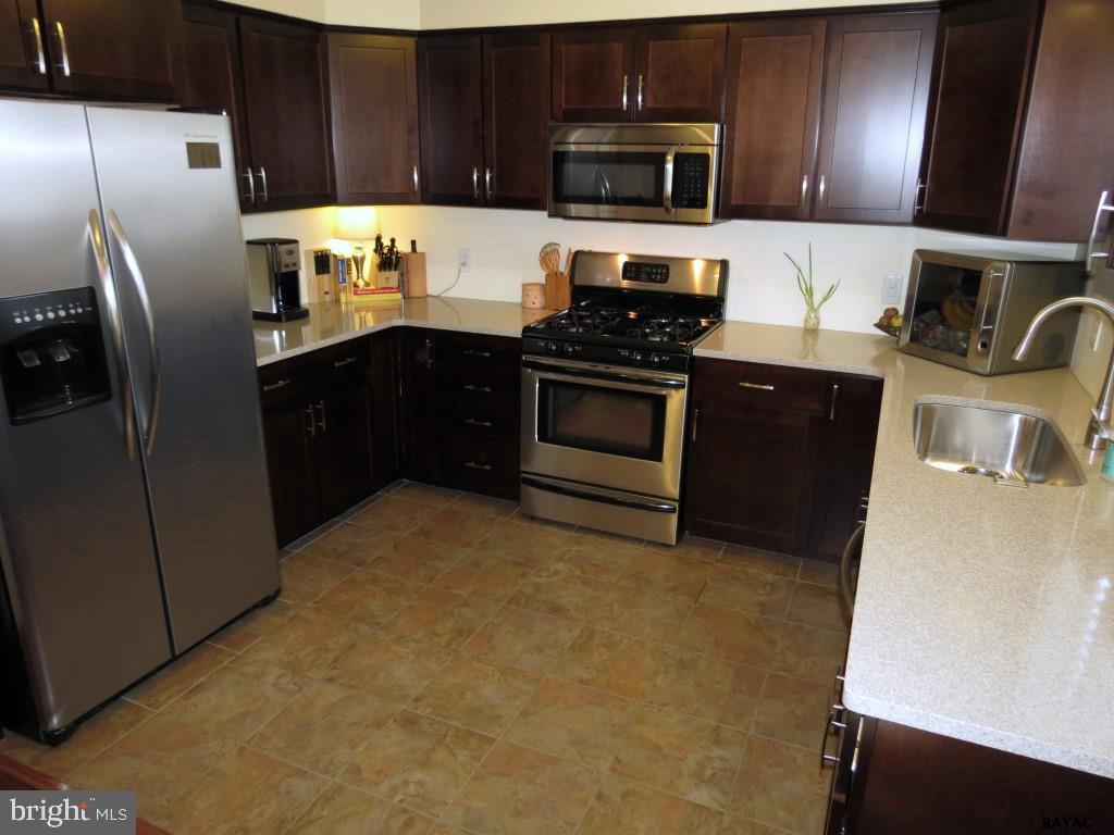 270 Greenleaf Road York, PA 17406 - Photo 10 of 36 Gallery Image 10