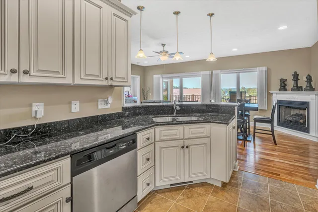 $849,950 | 1066 Siesta Key Court, Moneta, VA 24121