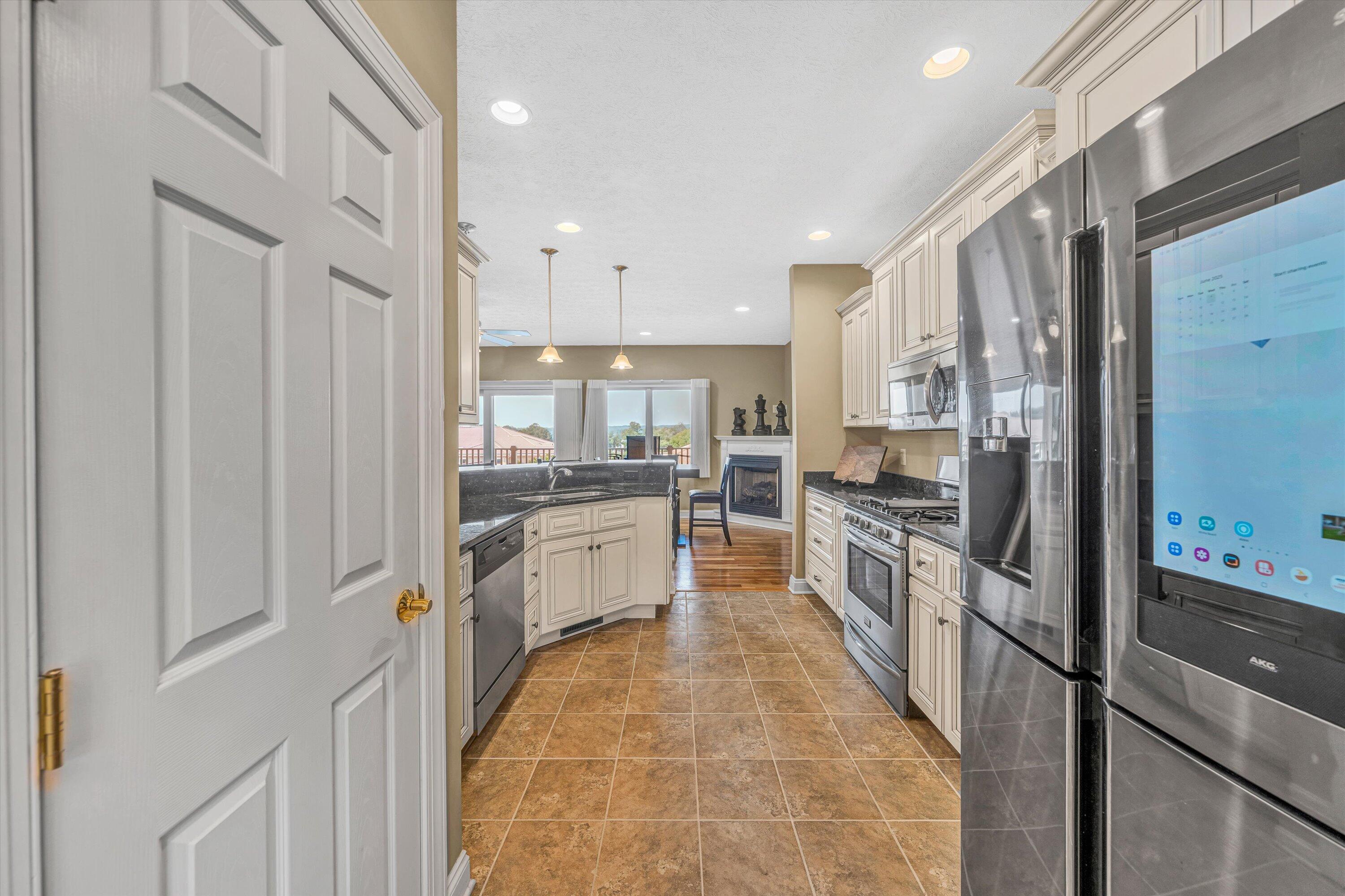 1066 Siesta Key Court Moneta, VA 24121 - Photo 8 of 51 1066 Siesta Key Court (13)