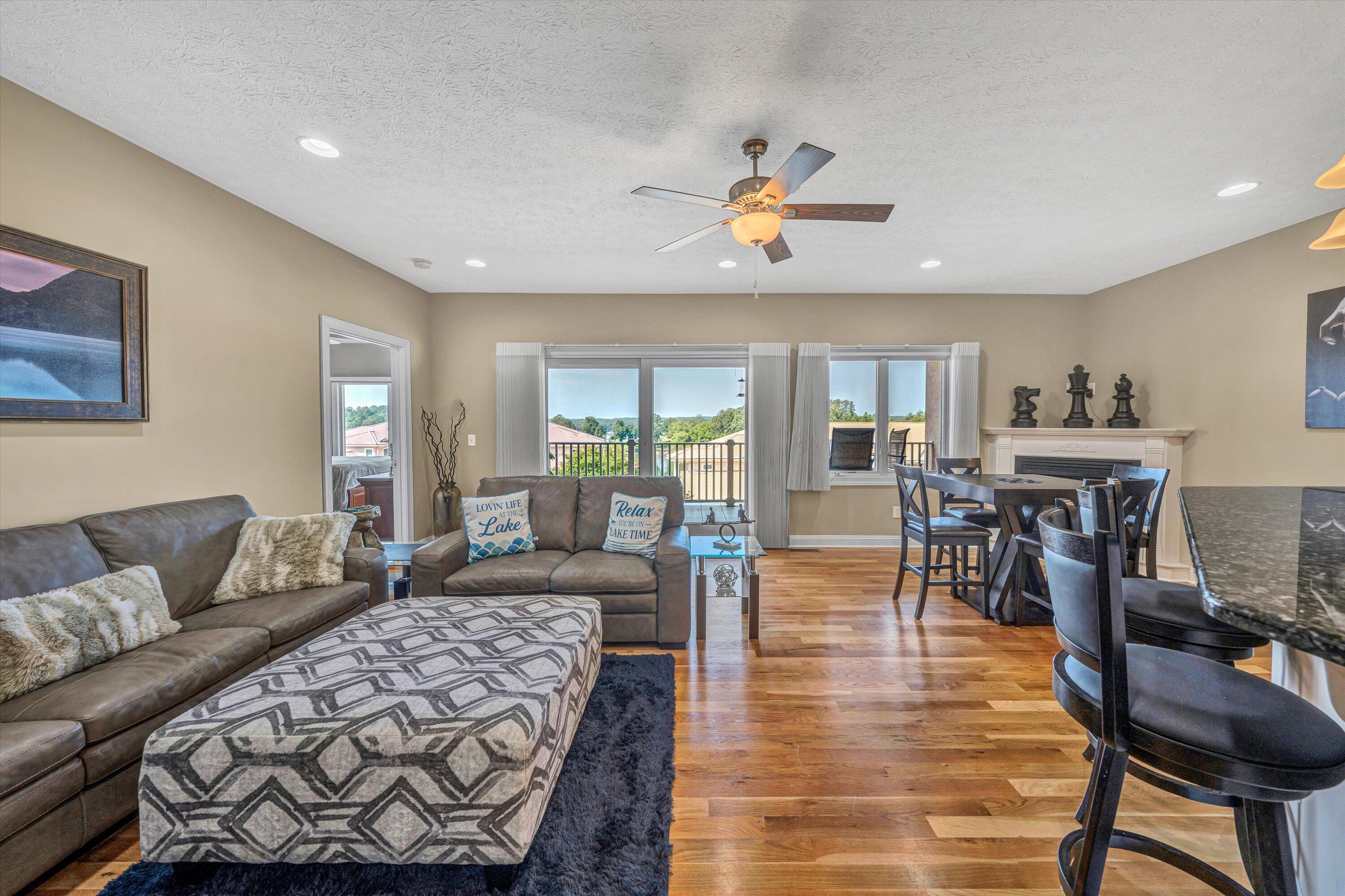 1066 Siesta Key Court Moneta, VA 24121 - Photo 10 of 51 1066 Siesta Key Court (17)