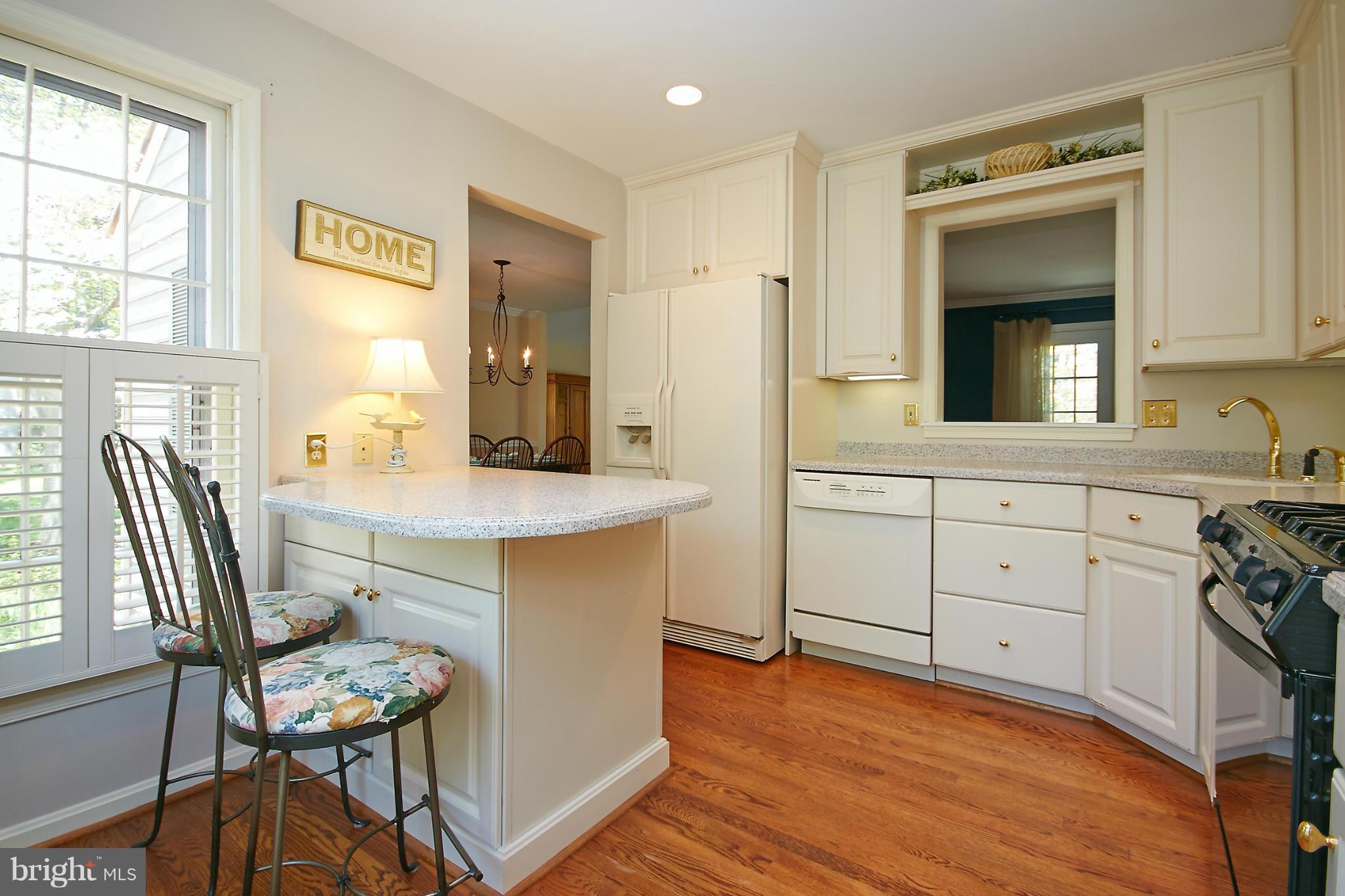 11685 Stockbridge Lane Reston, VA 20194 - Photo 3 of 23 Kitchen