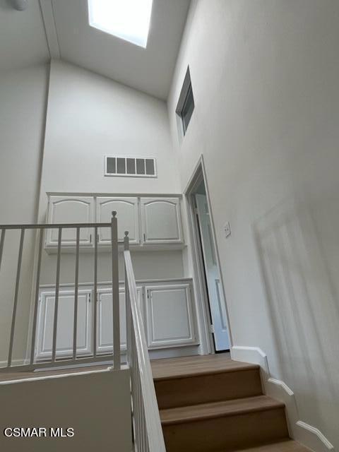 279 North Skyline Drive Thousand Oaks, CA 91362 - Photo 8 of 24 a view of entryway