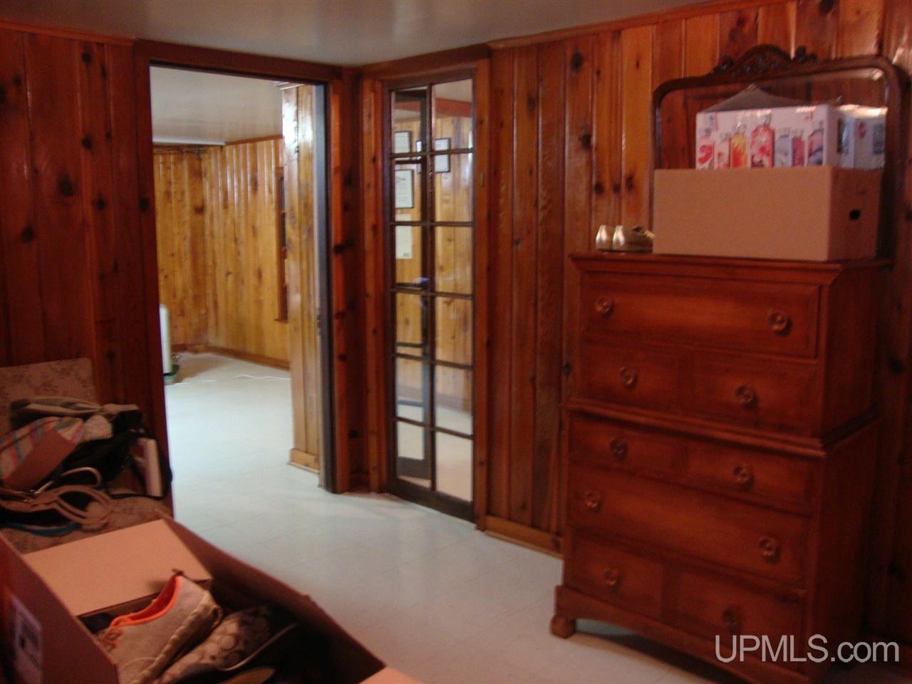 401 8th Street Calumet, MI 49913 - Photo 21 of 36