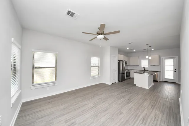 $1,529 | 7711 Longmire Road, Unit 58, Conroe, TX 77304