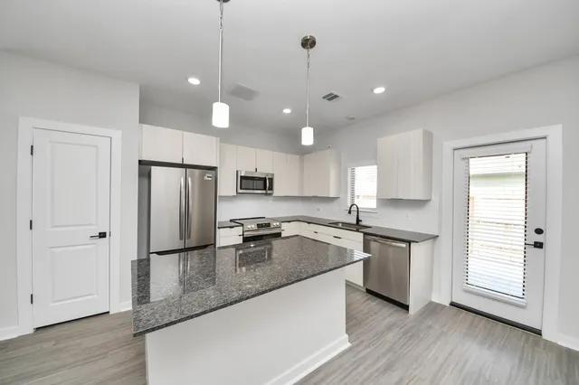 $1,529 | 7711 Longmire Road, Unit 58, Conroe, TX 77304