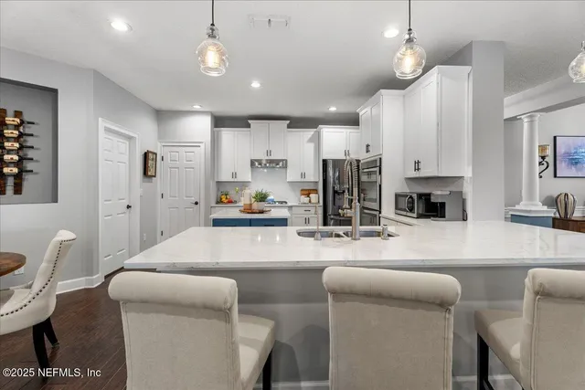 a view of a garden with a tree