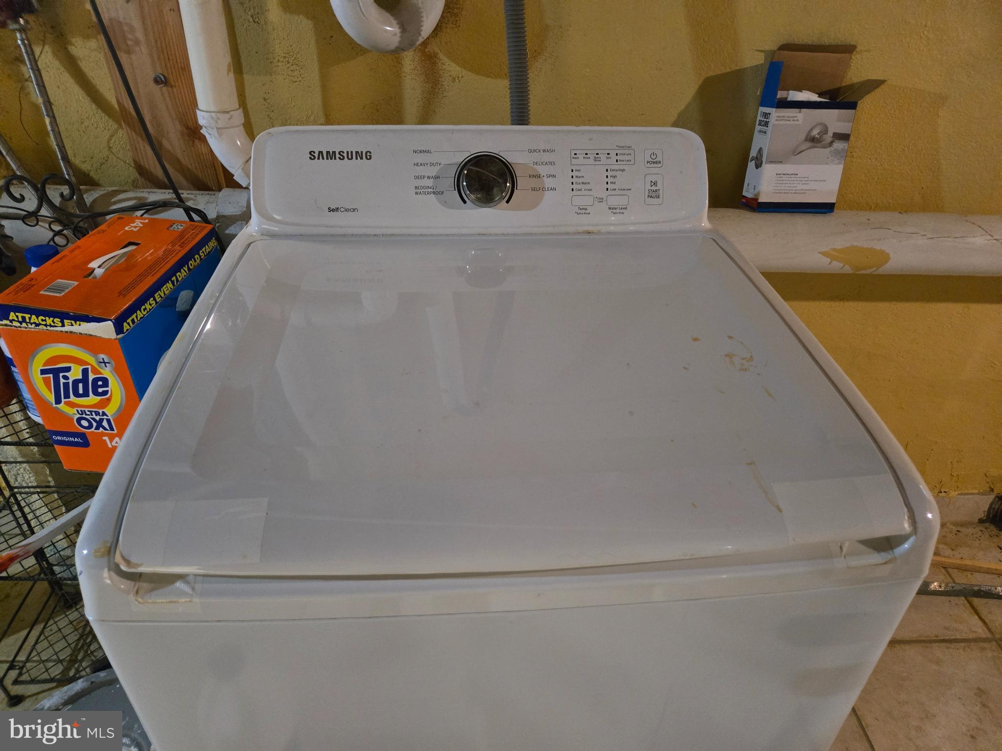 194 Atlantic Avenue Hamilton, NJ 08609 - Photo 32 of 43 a utility room with dryer and washer
