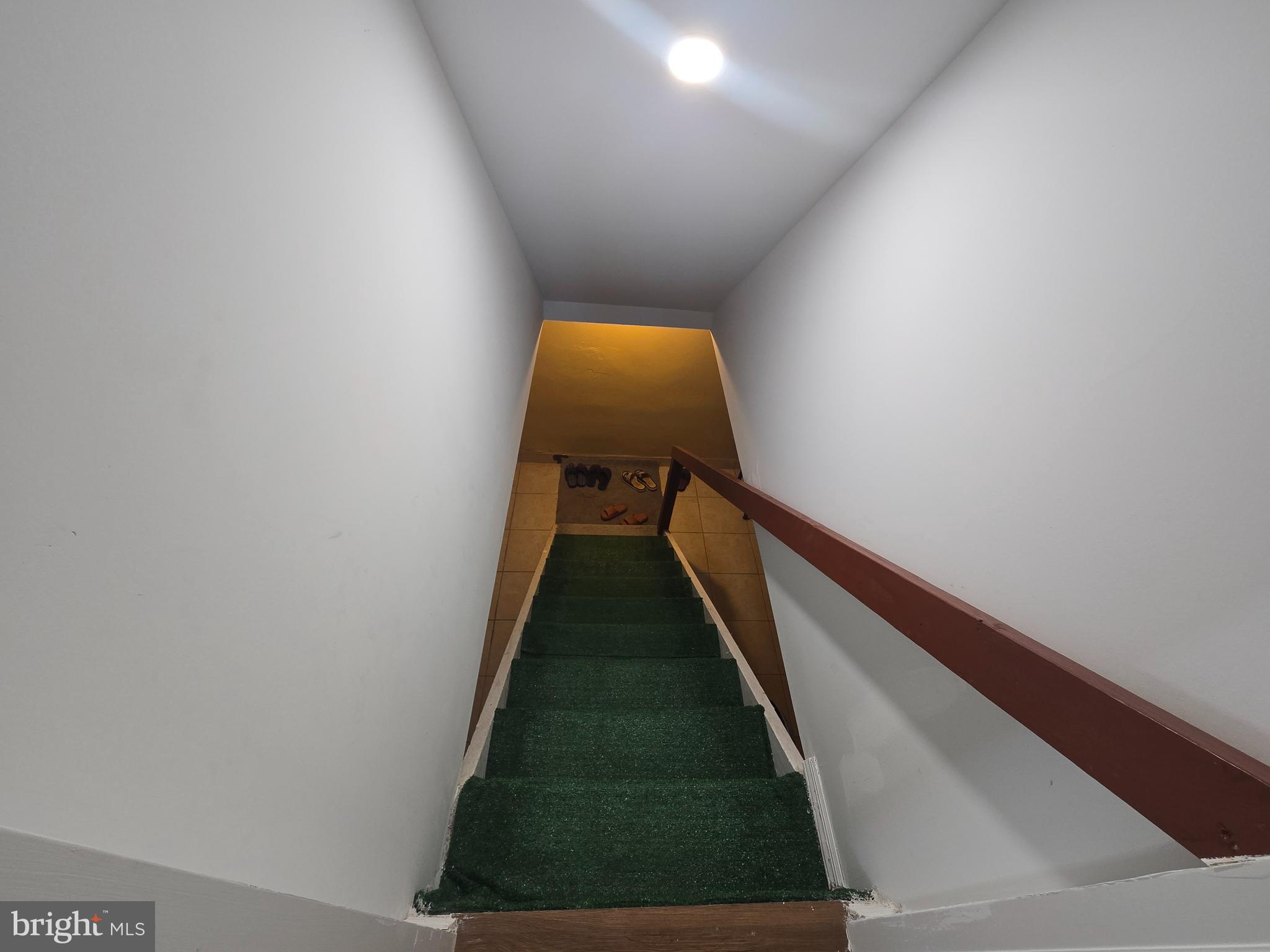 194 Atlantic Avenue Hamilton, NJ 08609 - Photo 39 of 43 a view of entryway