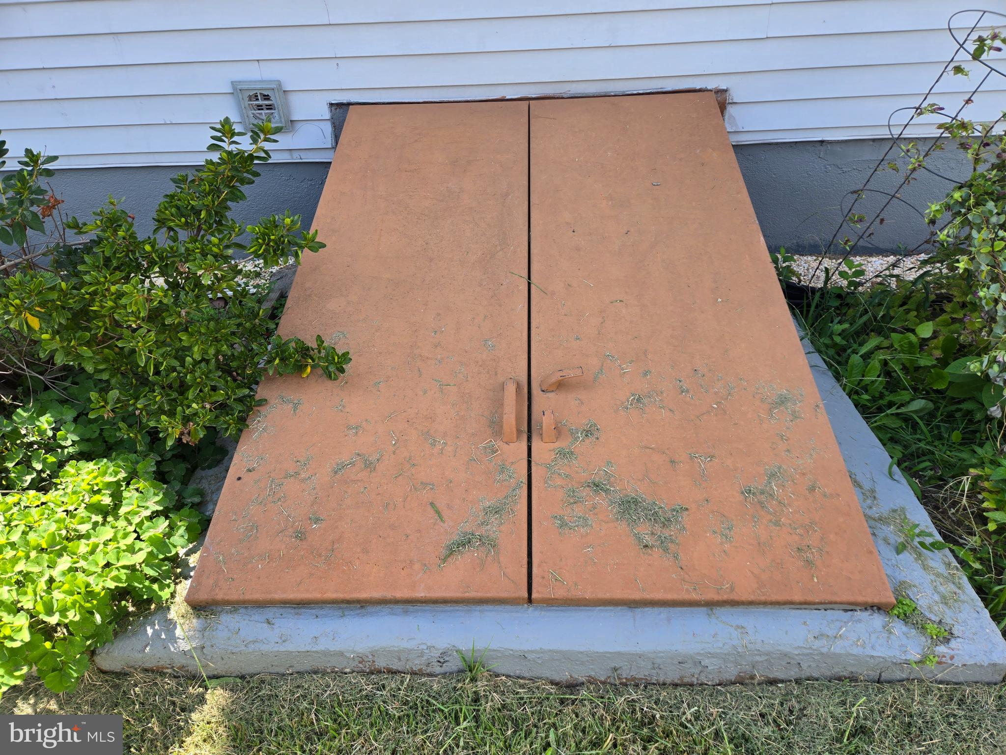 194 Atlantic Avenue Hamilton, NJ 08609 - Photo 43 of 43 a view of a backyard