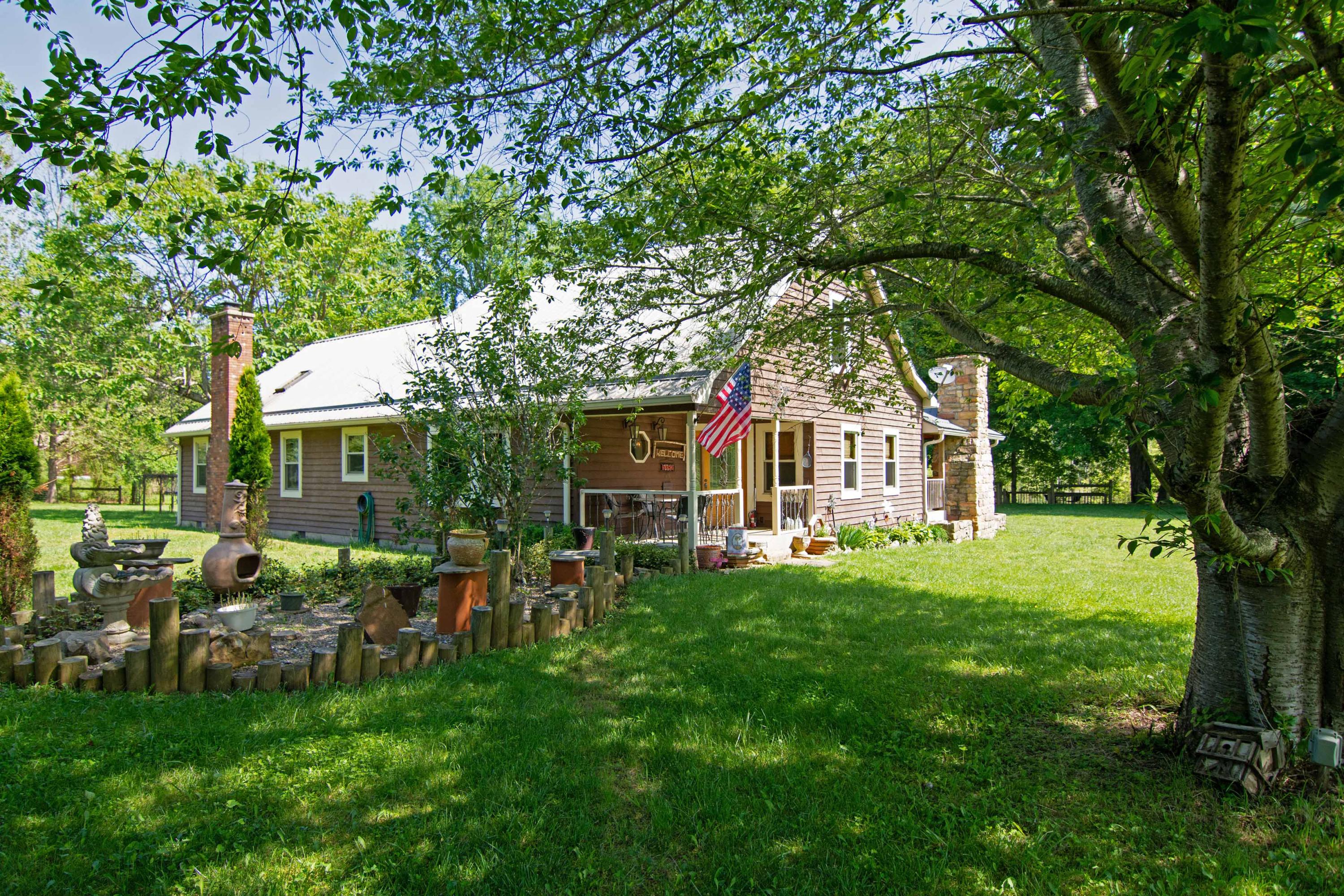 5182 New River Road Hinton, WV 25951 - Photo 16 of 70 Gallery Image 16