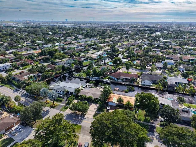 $4,750 | 1501 Southwest 57th Avenue, Plantation, FL 33317