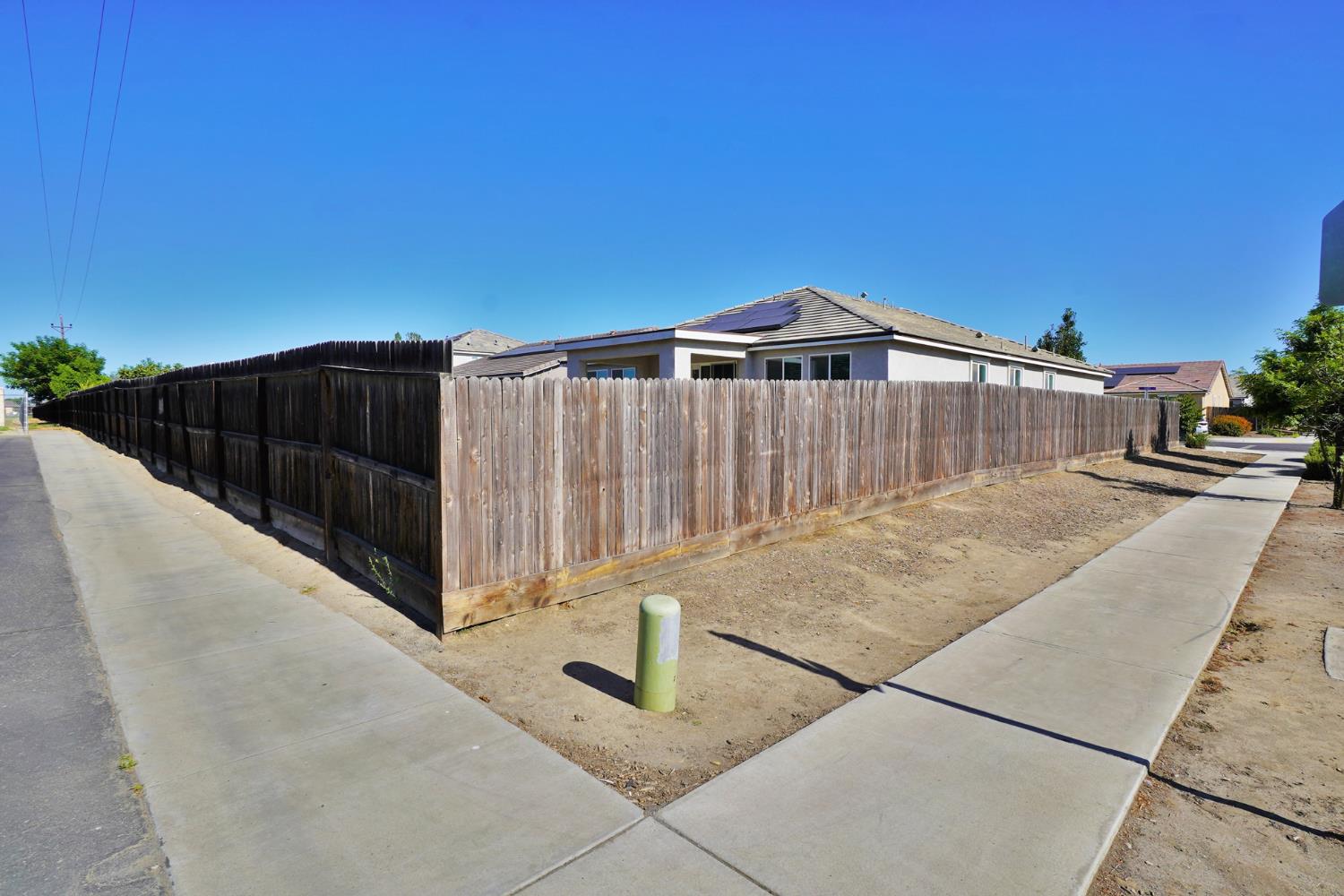 559 Ivory Street Lemoore, CA 93245 - Photo 4 of 59