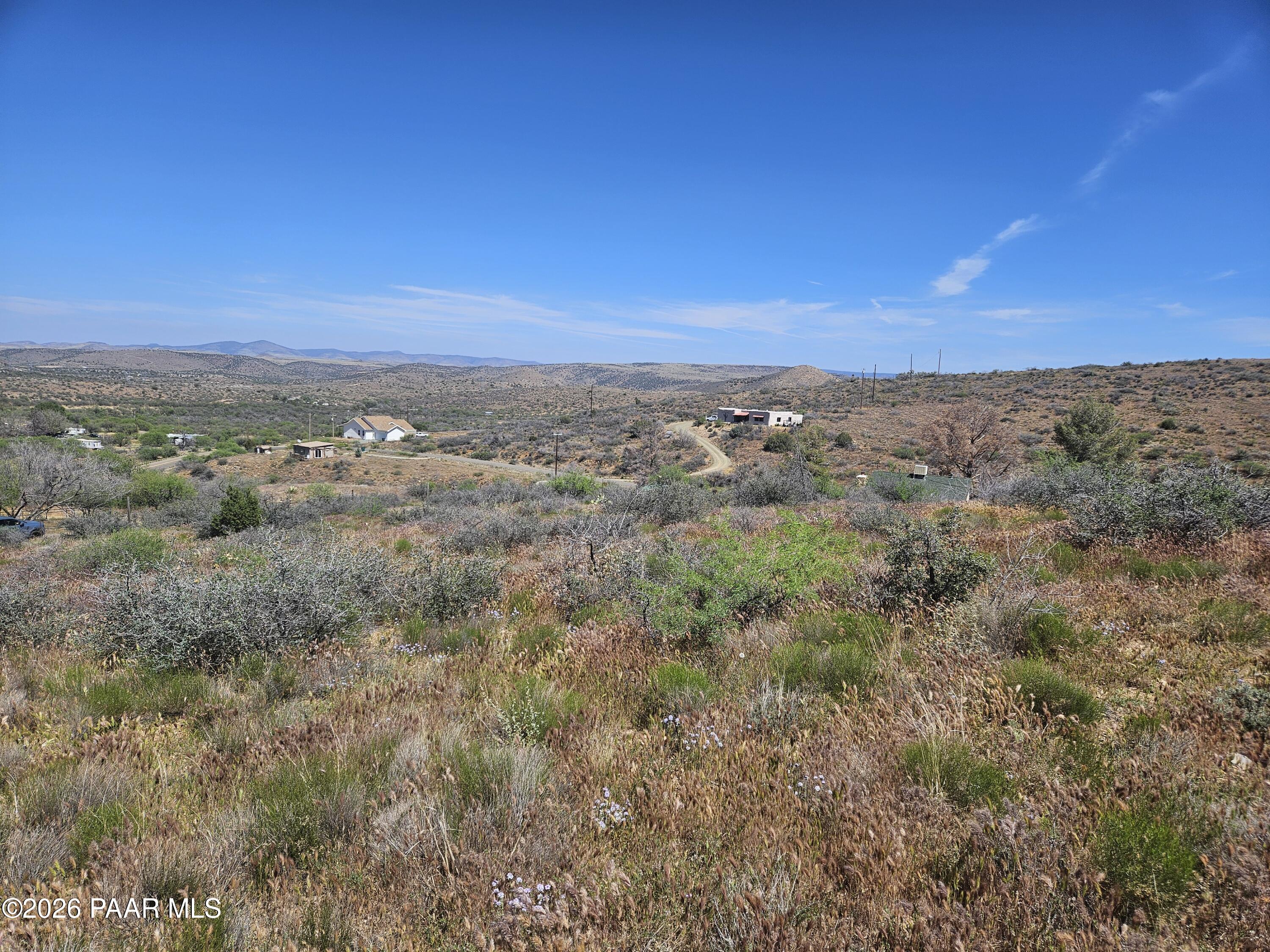 16977 South Madonna Road Mayer, AZ 86333 - Photo 5 of 8 a view of city and mountain