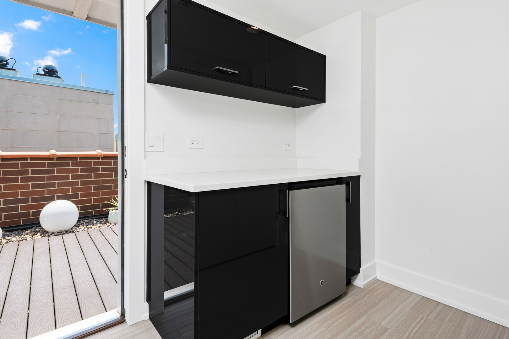 2908 North Burling Street, Unit 3 Chicago, IL 60657 - Photo 16 of 22
