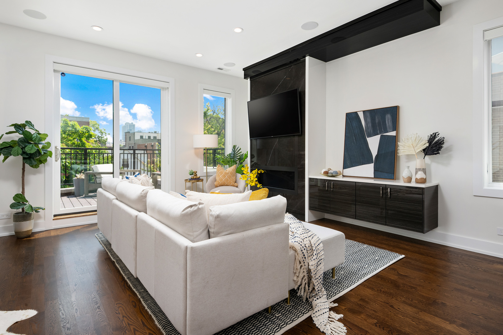 2908 North Burling Street, Unit 3 Chicago, IL 60657 - Photo 4 of 22