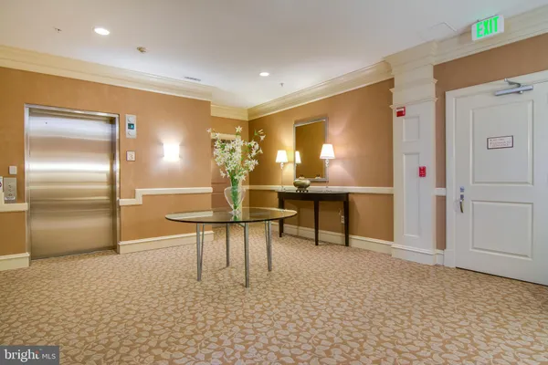 a view of a livingroom with furniture