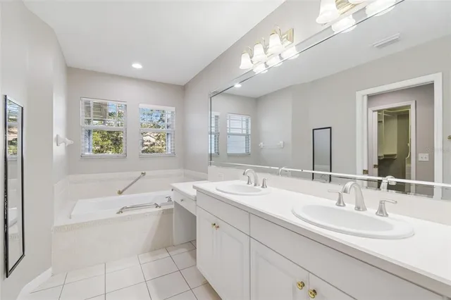 $3,950 | 2858 Bayshore Trails Drive, Tampa, FL 33611