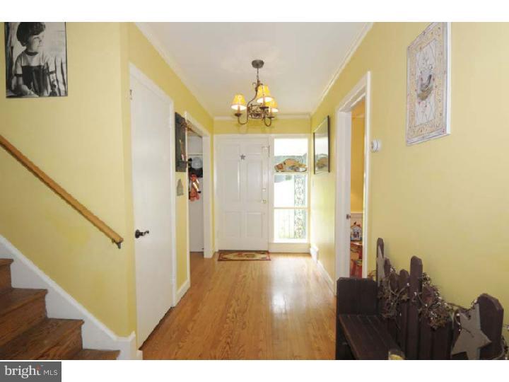1720 Riverview Road Gladwyne, PA 19035 - Photo 3 of 18 Hallway