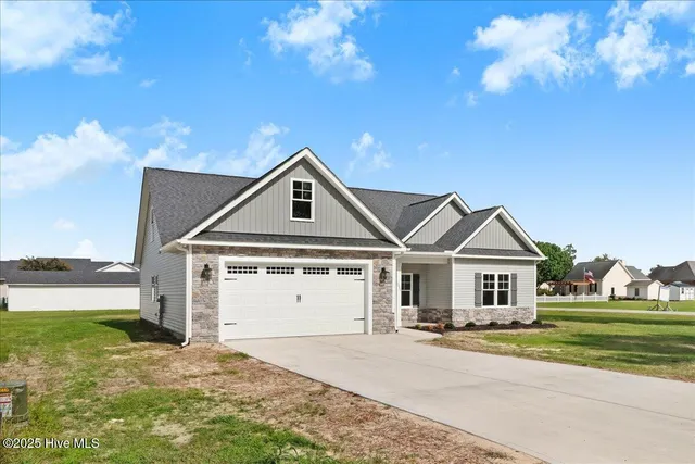 $342,486 | 3803 Huntcliff Drive, La Grange, NC 28551