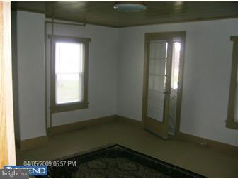 246 Monroeville Road Monroeville, NJ 08343 - Photo 6 of 8 Living Room