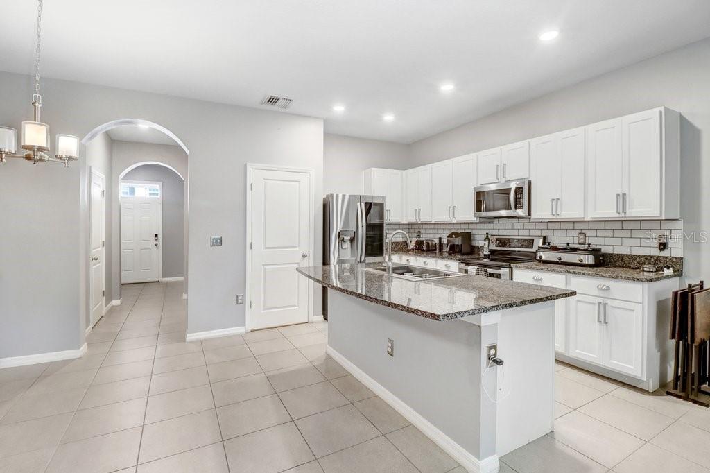 8516 Falling Blue Place Riverview, FL 33578 - Photo 4 of 25