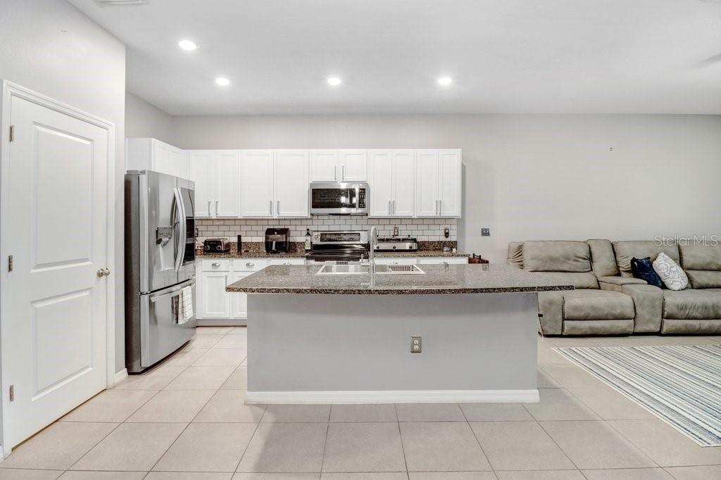 8516 Falling Blue Place Riverview, FL 33578 - Photo 5 of 25