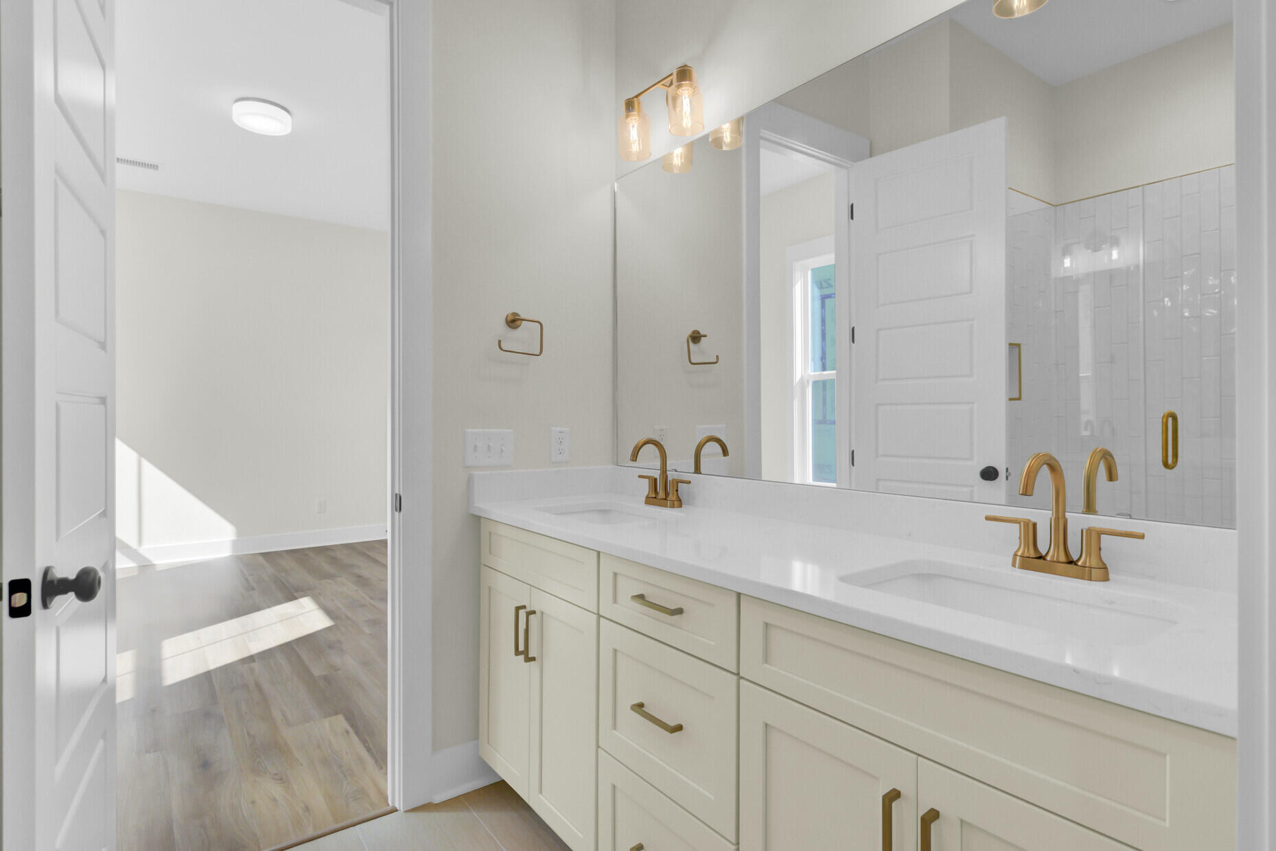 217 Clearpath Drive Summerville, SC 29486 - Photo 13 of 30 Wando N Downstairs Guest Bath