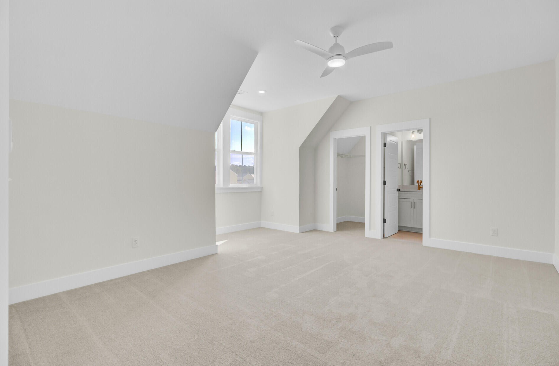 217 Clearpath Drive Summerville, SC 29486 - Photo 21 of 30 Wando N Upstairs Guest Suite