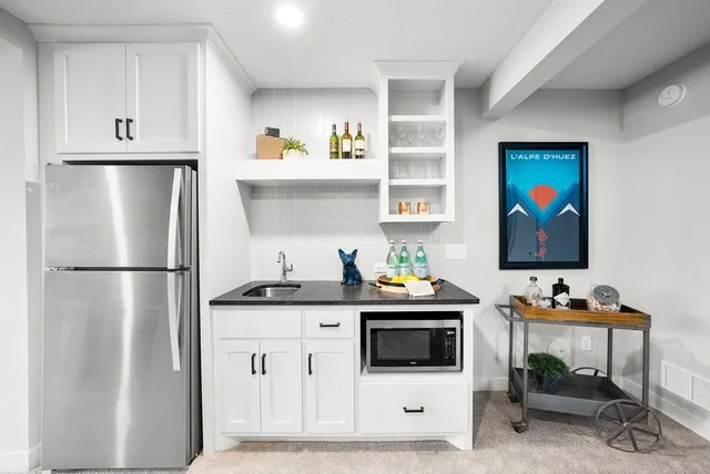 $883,825 | 1798 Laquey Avenue Northeast, St. Michael, MN 55376