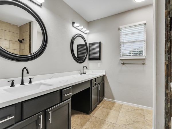 2627 North Spring Drive Spring, TX 77373 - Photo 12 of 14 Primary bathroom