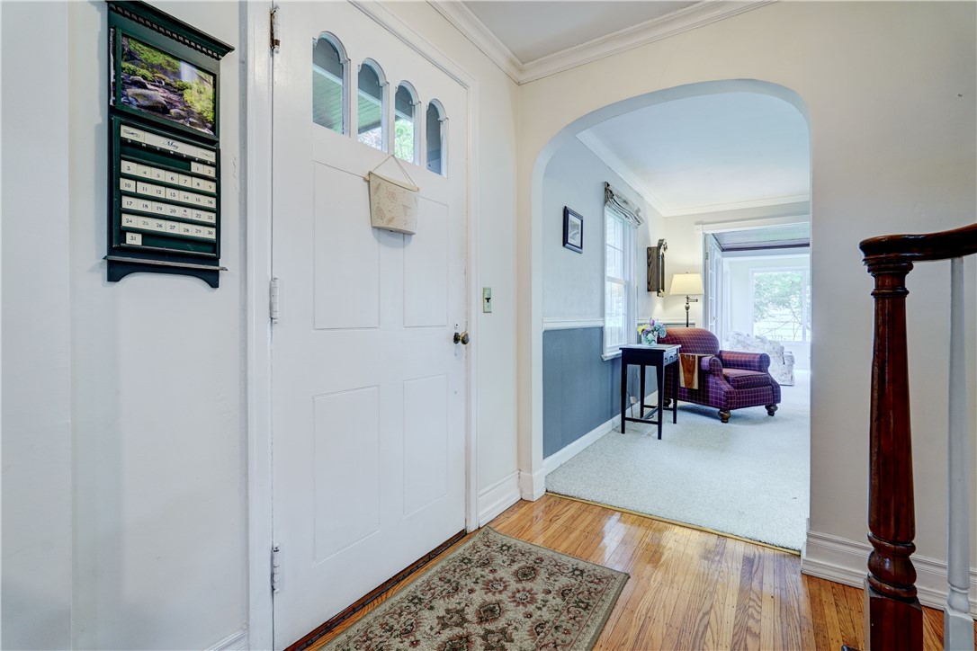 95 Brook Road Pittsford, NY 14534 - Photo 4 of 46